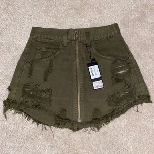 Carmar denim LF green skirt size 25